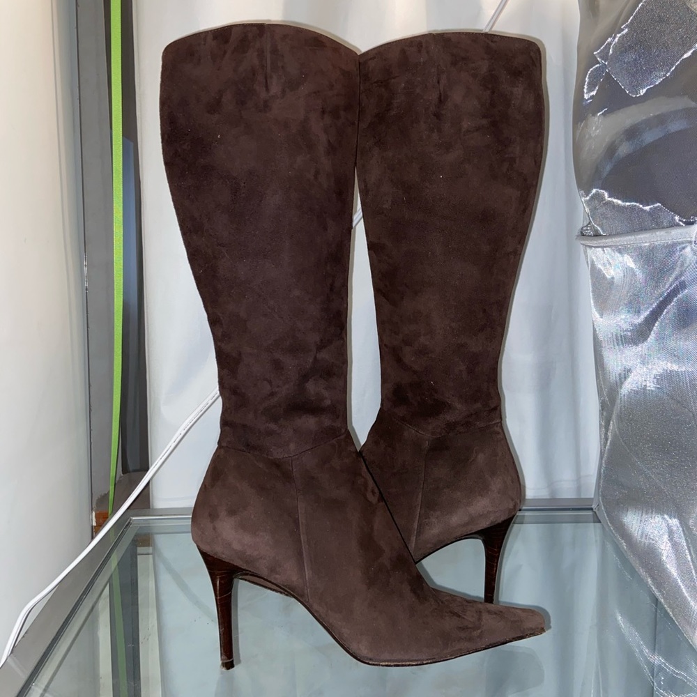 Elegant Brown Heeled Boots